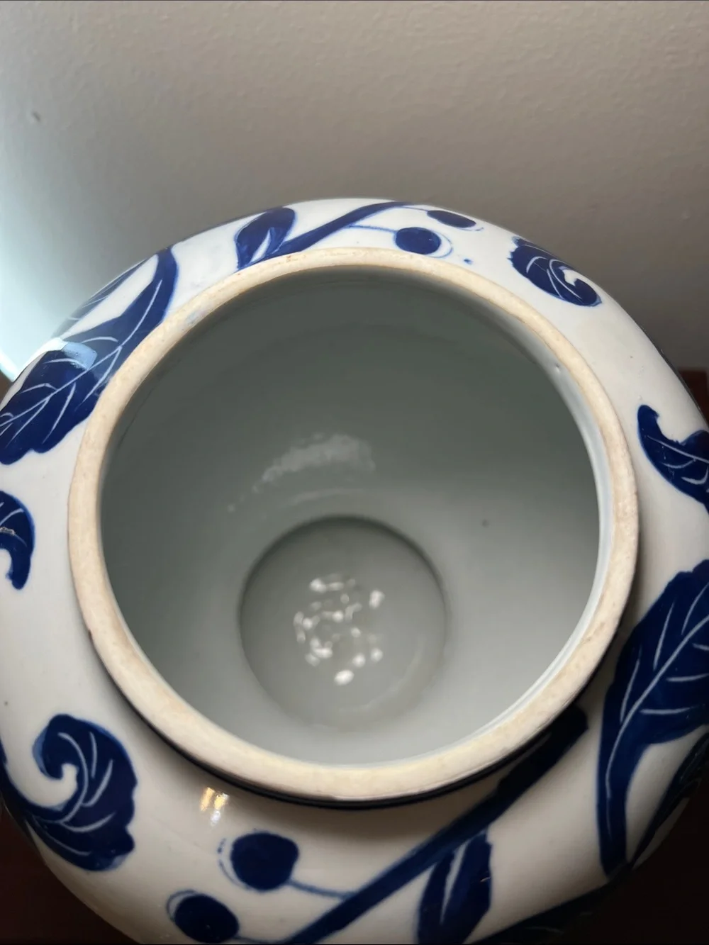 Vintage Blue and White Floral Chinoiserie Flower Vase - Picture 5 of 7